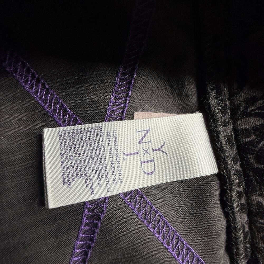 NYDJ Not Your Daughters Jeans Sz 2 Black Floral Velvet Pull On Pants Lift Tuck - Picture 3 of 9
